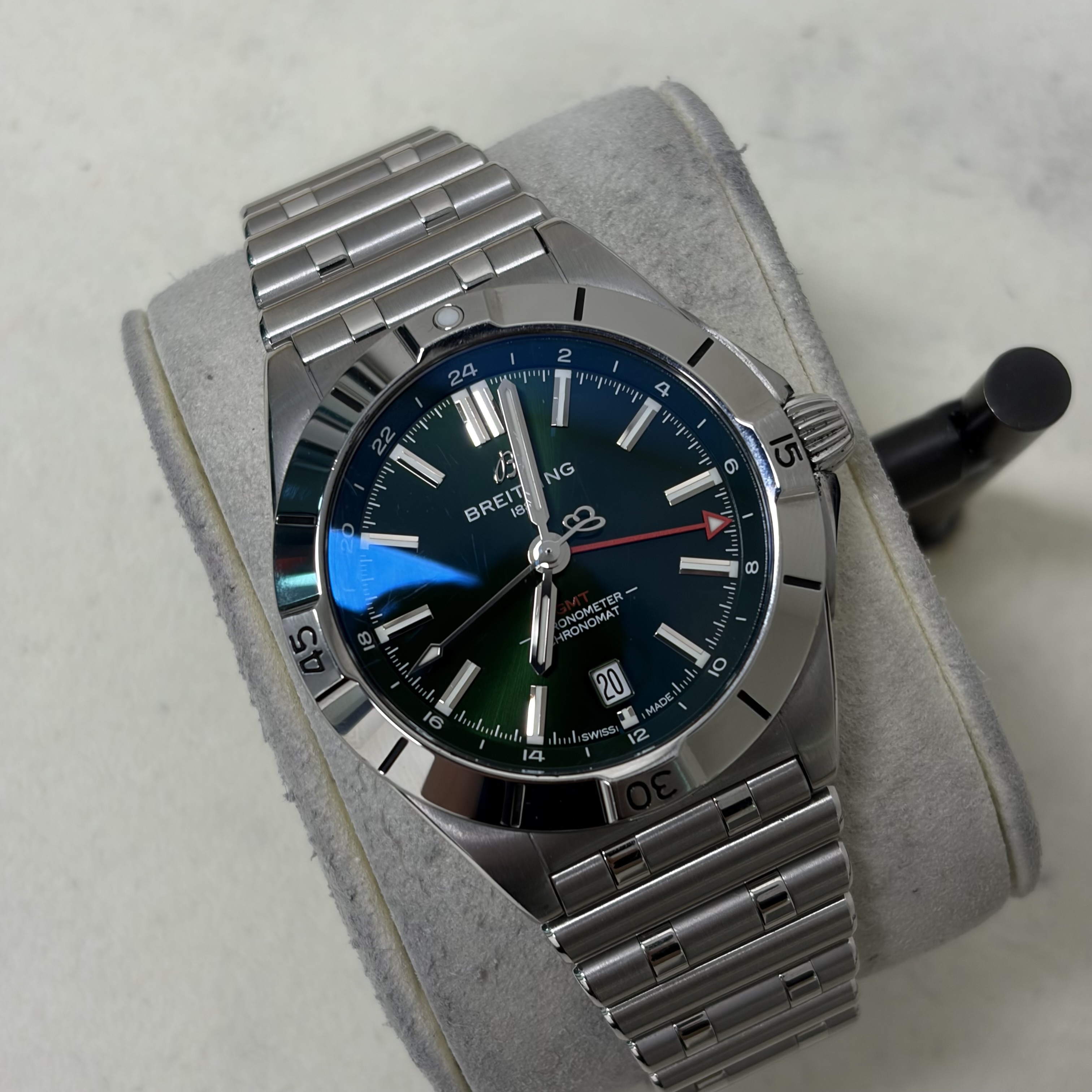 [FS] Breitling Chronomat GMT Full Set Green Dial 40MM A323987B1L1A1 image 2